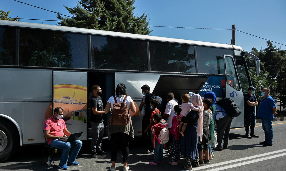 Flug mit ersten unbegleiteten minderjährigen Migranten aus Griechenland in Hannover gelandet