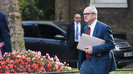 Wissenschaftsberater der britischen Regierung hat Anteile an Vakzinproduzent mit Regierungsauftrag