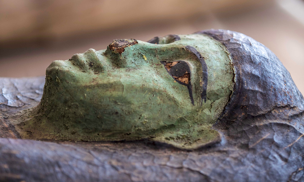 Dutzende Sarkophage mit gut erhaltenen Mumien in Ägypten entdeckt