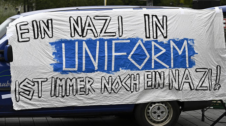 Staatsschutz mit Hakenkreuz-Collage: Verurteilung wegen Strafvereitelung
