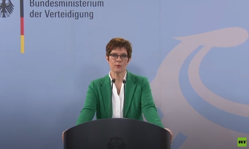 Kramp-Karrenbauer: Können Deutschland nur mit nuklearen Waffen der USA schützen