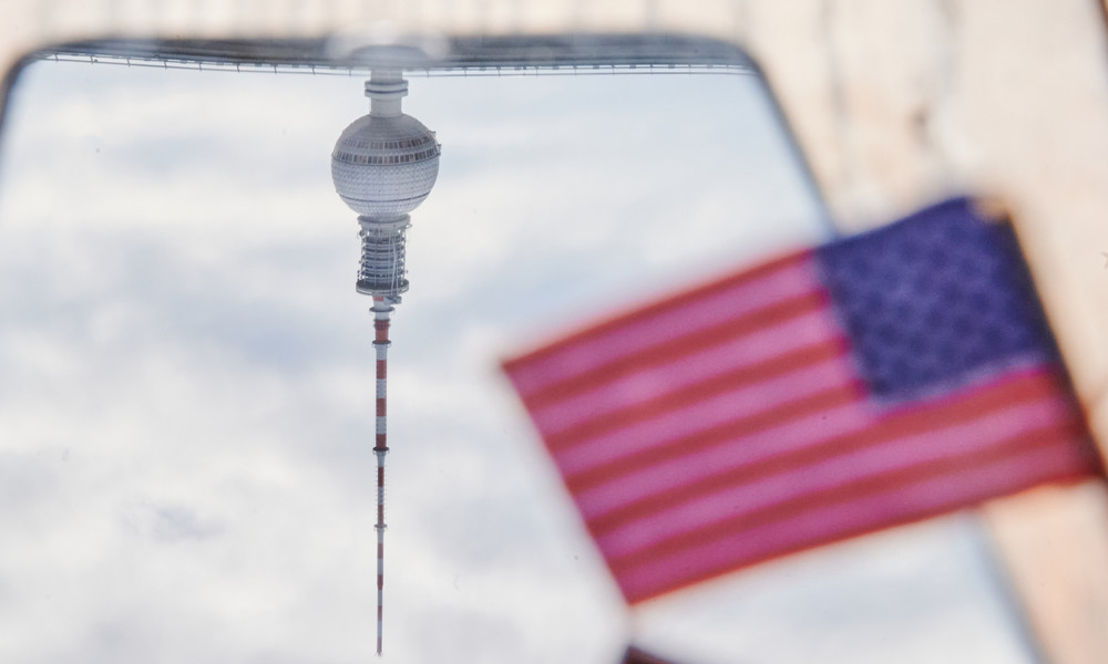Umfrage: Deutsche wünschen sich mehr Unabhängigkeit von den USA