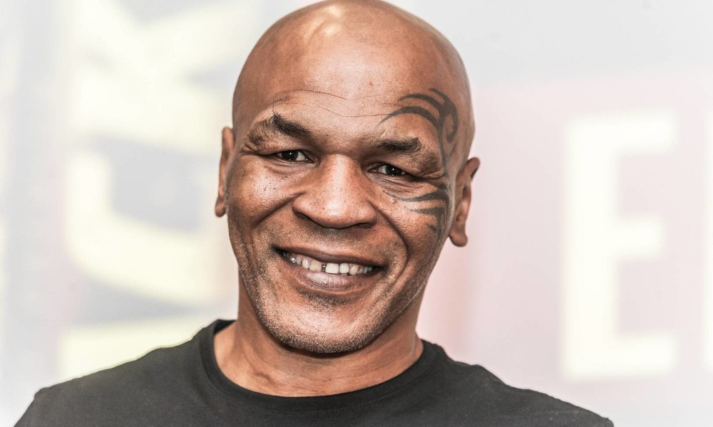 Mike Tyson beißt zu Thanksgiving Roy Jones Jr. ein Ohr ab (Video)