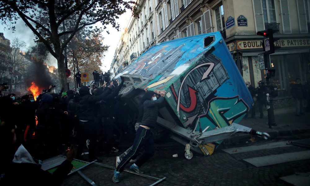 Proteste gegen Sicherheitsgesetz in Frankreich: Über 80 Festnahmen und über 60 verletzte Polizisten