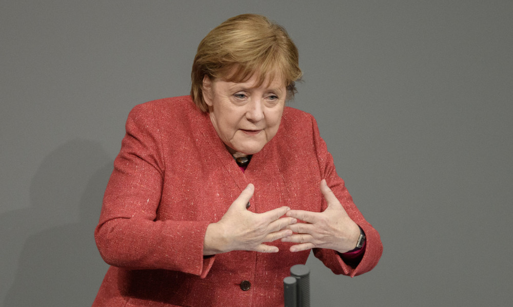 "Es tut mir wirklich im Herzen leid": Merkel fordert scharfen Lockdown