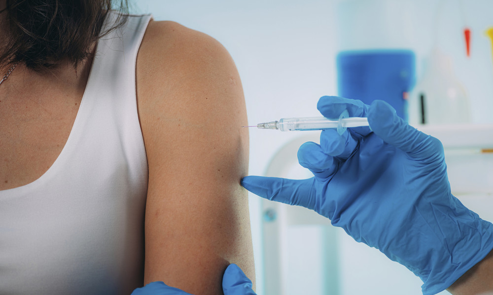 Umfrage: Corona-Impfbereitschaft sinkt und ist am niedrigsten unter dem Gesundheitspersonal
