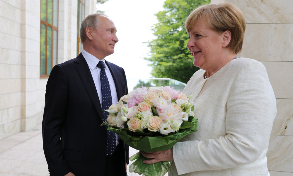 Putin gratuliert Merkel zu Silvester: Hoffnung auf Zusammenarbeit in 2021