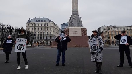 Festnahmen, Razzien, mehrstündige Verhöre – Abstrafung russischsprachiger Journalisten in Lettland