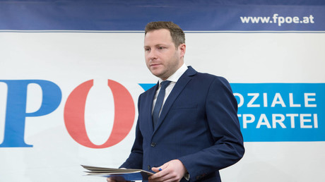 FPÖ-Politiker macht Schnelltest im Parlament: Cola angeblich positiv auf Corona getestet