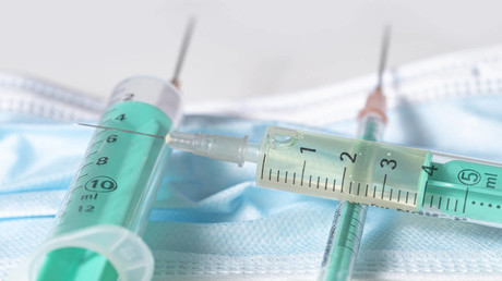 "Waffe zur Beendigung des Krieges": USA beginnen mit Impfungen gegen das Coronavirus