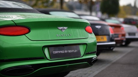 Jahrelang VIPs und Journalisten teure Leihwagen spendiert – VW zahlt Millionen an Steuern nach