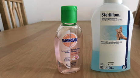 Mehr Notrufe im Giftinformationszentrum: Kinder trinken versehentlich Desinfektionsmittel