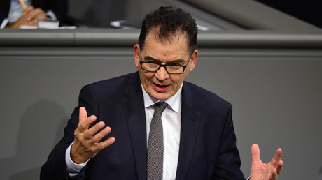 "Superreiche Krisengewinner": Entwicklungsminister Müller fordert mehr Solidarität von Milliardären