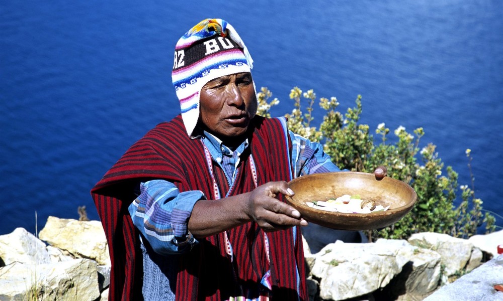 Bolivien: Präsident Arce empfiehlt den Einsatz traditioneller indigener Medizin