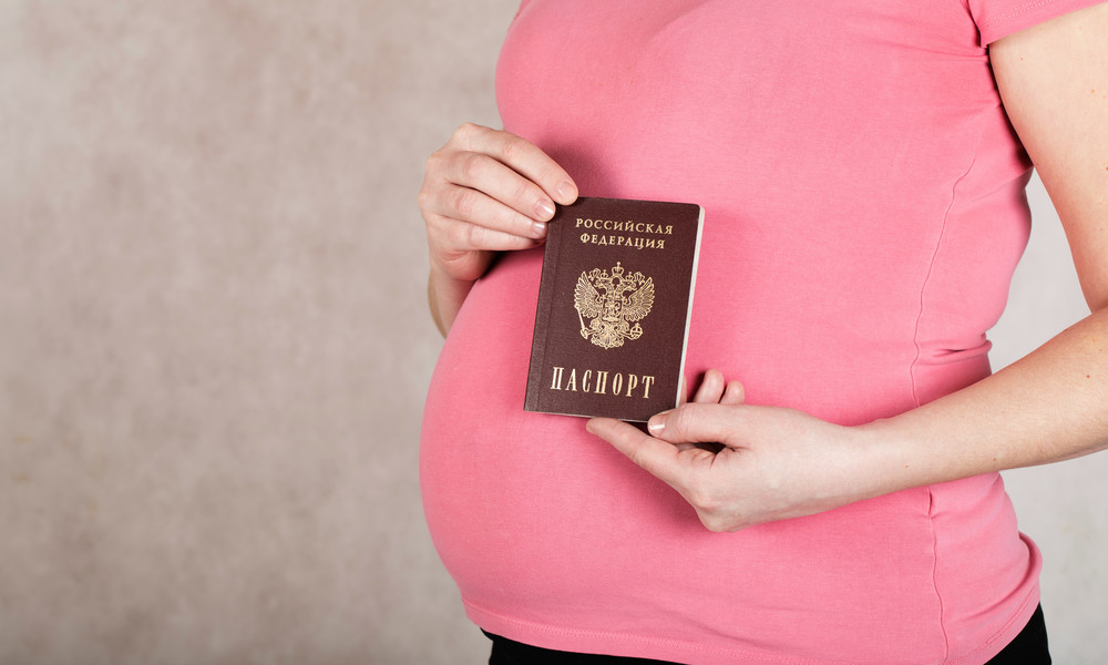 Russland will Singles und Ausländern Zugang zur Leihmutterschaft verbieten