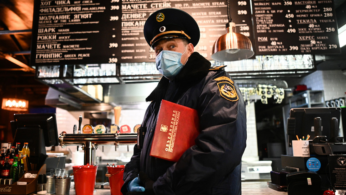 Weitere Lockerung der Corona-Beschränkungen: Moskauer Restaurants und Bars nachts wieder geöffnet