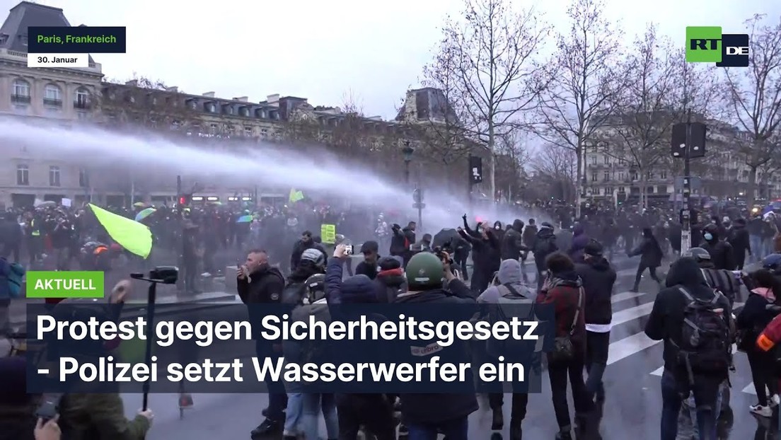 Paris: Protest gegen Sicherheitsgesetz - Polizei setzt Wasserwerfer ein