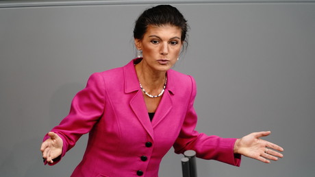 Sahra Wagenknecht: Merkels Corona-Politik bedient die Interessen großer Unternehmen