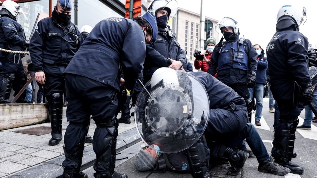 300 Festnahmen bei nicht genehmigter Kundgebung gegen Anti-Corona-Maßnahmen in Brüssel