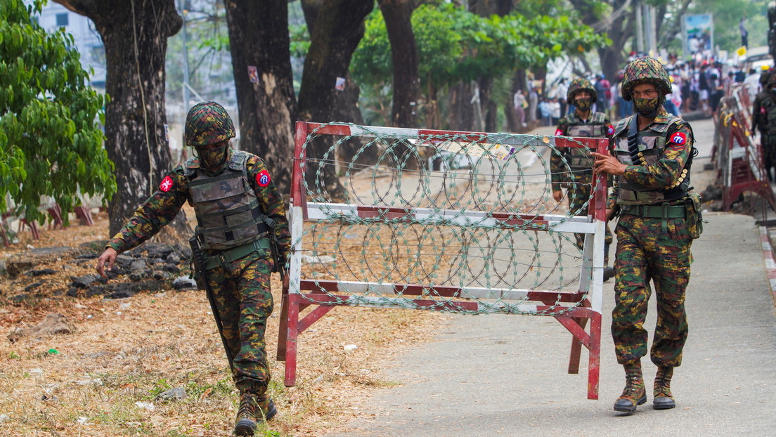 Myanmar nach dem Putsch: Polizei schießt auf Demonstranten