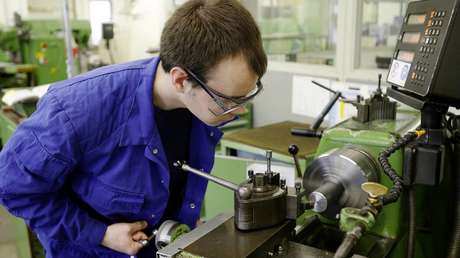 Ausbildung in Deutschland steuert auf Lehrstellen-Krise zu
