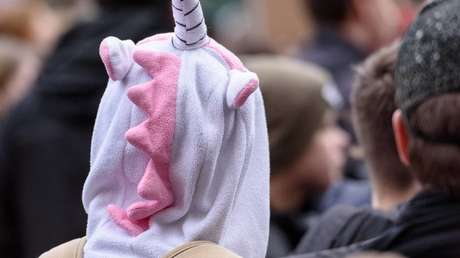 Dubiose Werbeaktion mit Einhörnern: Juweliergeschäft simuliert Überfall mit verkleideten Kindern