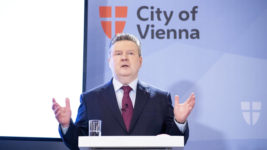 Wiener Bürgermeister zeigt, wie man Kneipen auf die Straße bringt