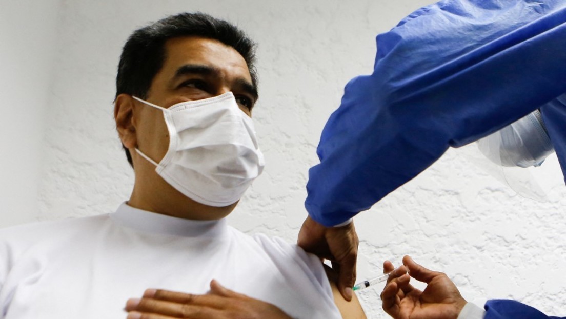Maduro lässt sich mit Sputnik V gegen Corona impfen