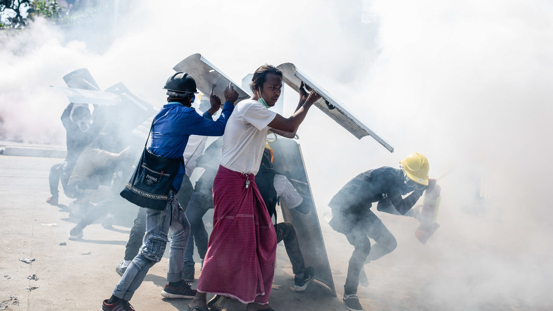 Neuer Höhepunkt der Gewalt in Myanmar: Polizei streckt Demonstranten per Kopfschuss nieder