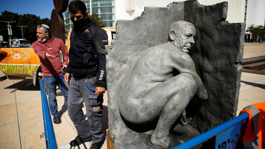 Israel: Statue, die Netanjahu beim Pinkeln zeigt, kurz vor Wahlen in Tel Aviv aufgestellt