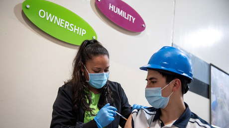 COVID-19-Impfung: Werden Kollateralschäden unter den Teppich gekehrt?