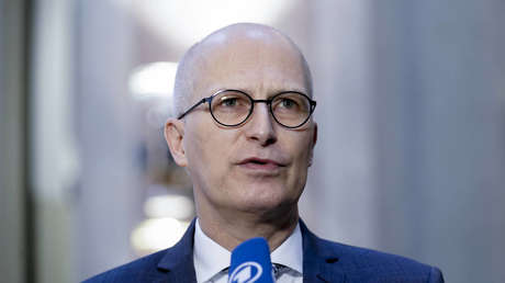 Der "Kanzler-Schlumpf" und "die Gefahr vom erneuten Lockdown": Hamburgs Bürgermeister im Interview