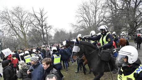 Wut ohne Lockdown: Proteste gegen Corona-Maßnahmen selbst in Schweden