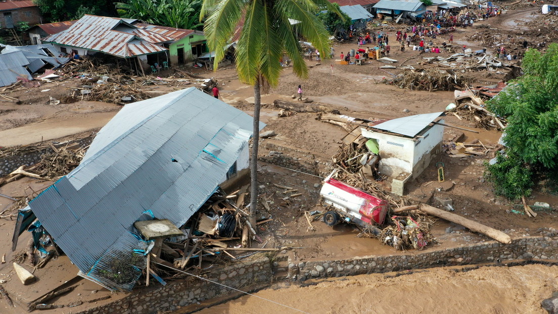 Unwetter in Indonesien fordern fast 130 Menschenleben