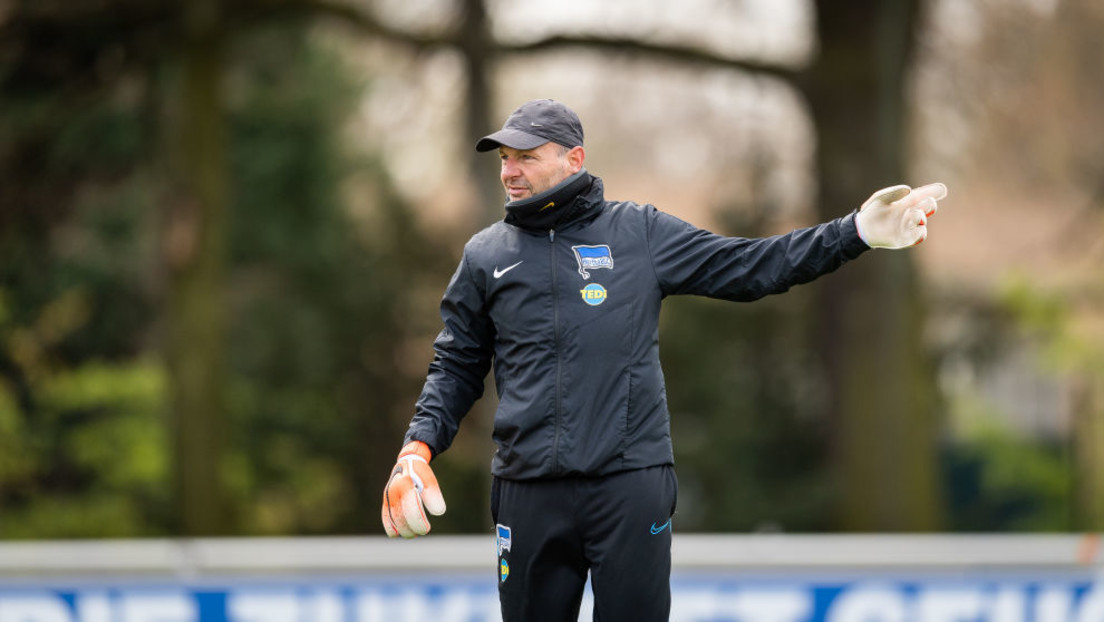 Kritische Äußerungen zu Migration und Homoehe – Hertha setzt langjährigen Torwarttrainer vor die Tür