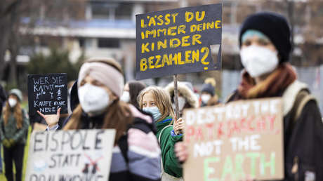 Wahlen ab 16? EU-Kommission fordert mehr Beteiligung von Kindern und Jugendlichen an Entscheidungen