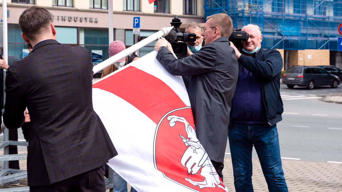 Eklat um Staatsflagge: Weißrussland und Lettland weisen gegenseitig  Diplomaten aus