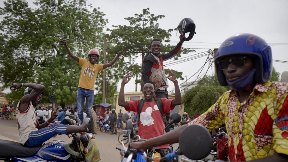 Nach "Putsch im Putsch": Westafrikanische Wirtschaftsgemeinschaft suspendiert Mali