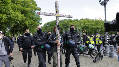 "Haben gezeigt, dass wir sehr schnell rangehen": Hunderte Festnahmen bei Berliner Corona-Demos