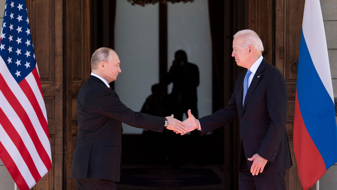 "Das betrifft die ganze Welt": Historischer Handschlag zwischen Biden und Putin in Genf