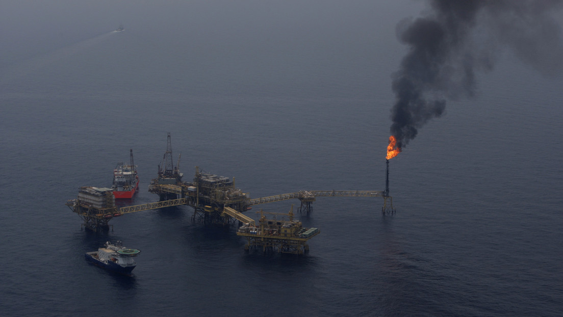 "Feuerauge" im Golf von Mexiko: Flammen steigen nach Pipeline-Leck aus dem Wasser