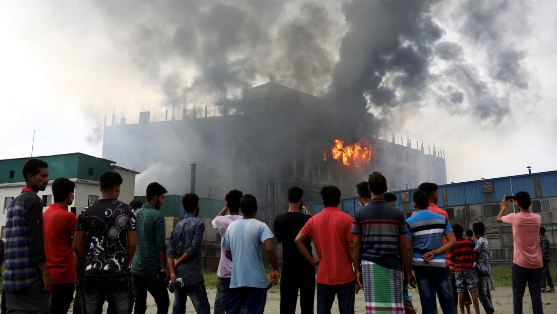 Mindestens 52 Tote bei Fabrikbrand in Bangladesch
