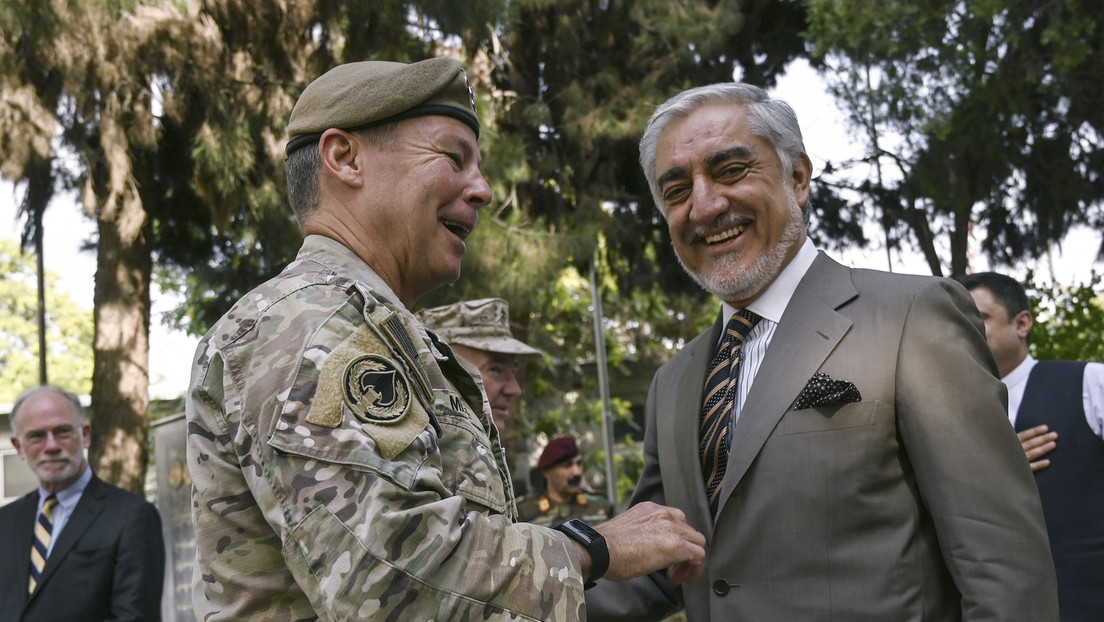 Kapitulierende afghanische Soldaten: Befehlshaber der US-Truppen in Afghanistan gibt das Kommando ab