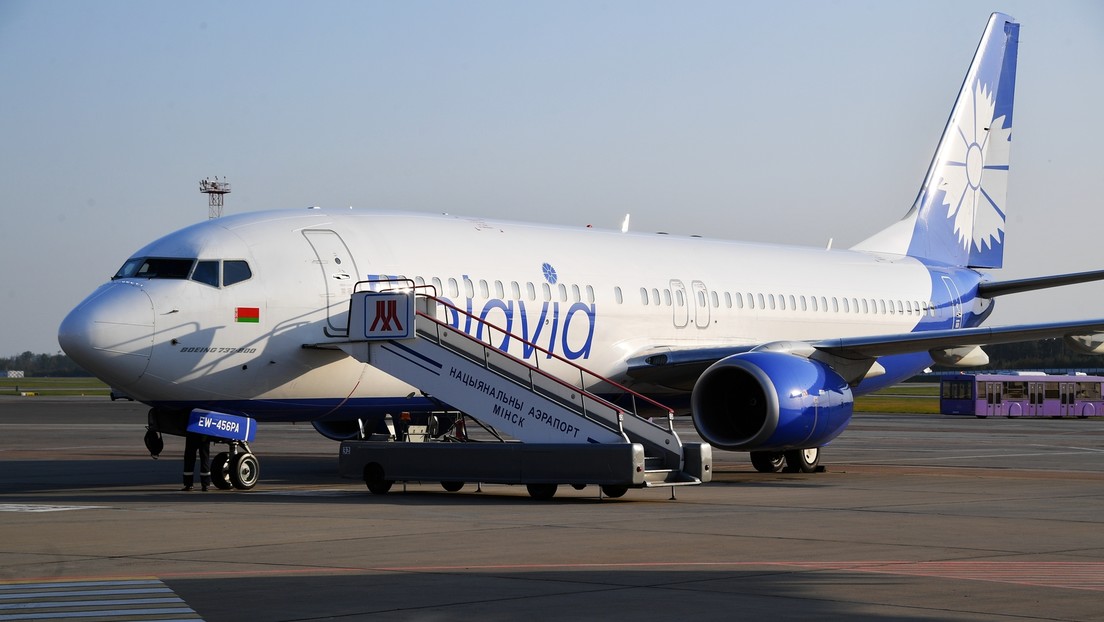 Weißrussisches Flugzeug landet in Moskau mit nur einem funktionierenden Triebwerk
