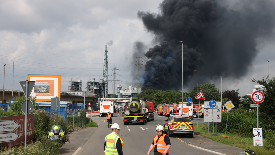 Explosion in Leverkusen: Bisher ein Toter, vier Schwerverletzte und zwölf Verletzte