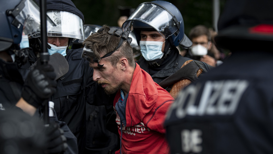Eskalation bei Polizeieinsatz in Berlin – Autonomes Jugendzentrum kritisiert "massive Gewalt"