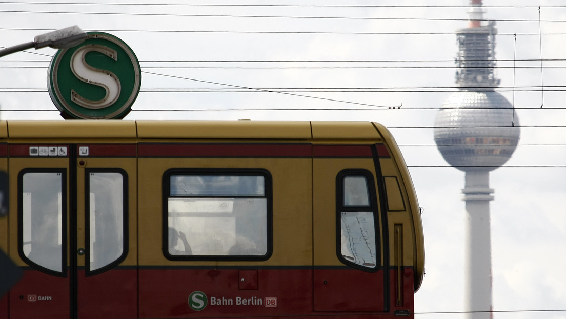 Einsteigen, zurücktreten, impfen: Berlins Bürgermeister verkündet Impfaktion im S-Bahnzug
