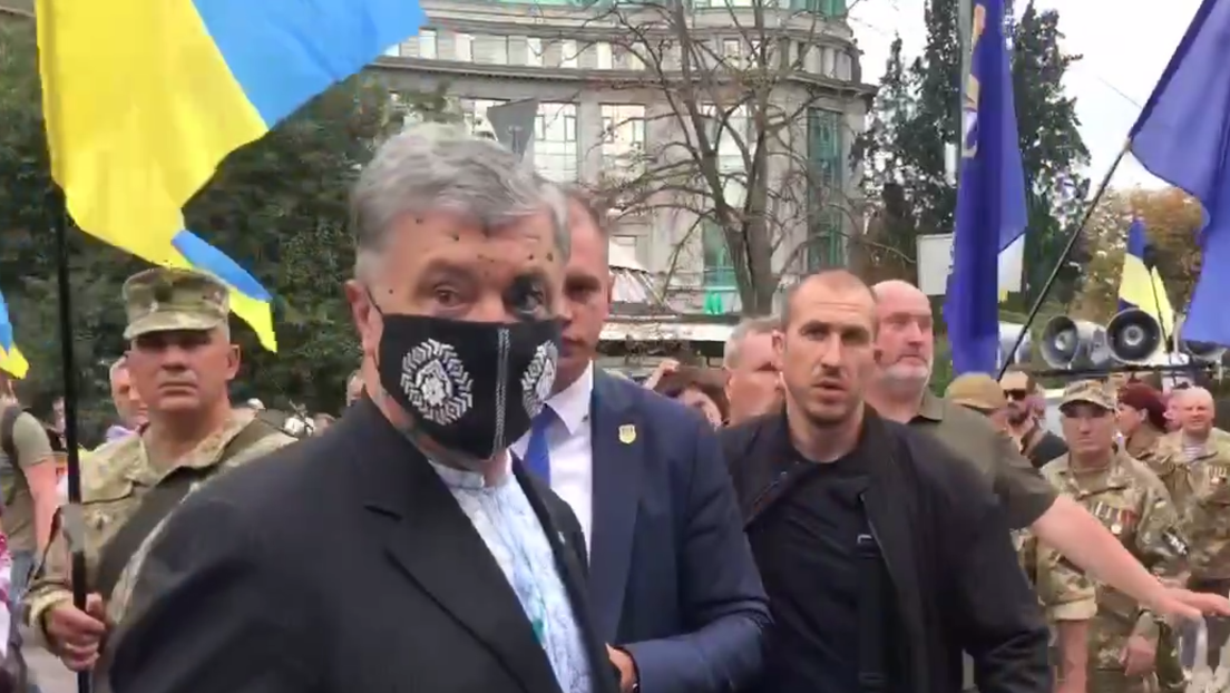 Ukraine: Ex-Präsident Poroschenko am Unabhängigkeitstag mit Chemikalie übergossen