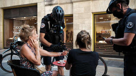 Französische Polizei kontrolliert Impfstatus von Café-Besuchern – Macron spricht von "Freiheit"