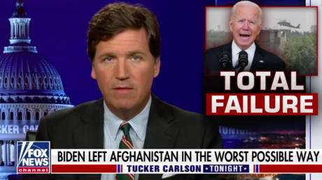 Tucker Carlson angewidert vom US-Establishment: "Wir werden von Deppen geführt"